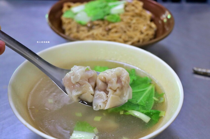 忠孝陽春麵‧忠孝市場中的傳統小吃，50年的老手藝，古早味的老味道 - 敦 小 蓮の食旅錄