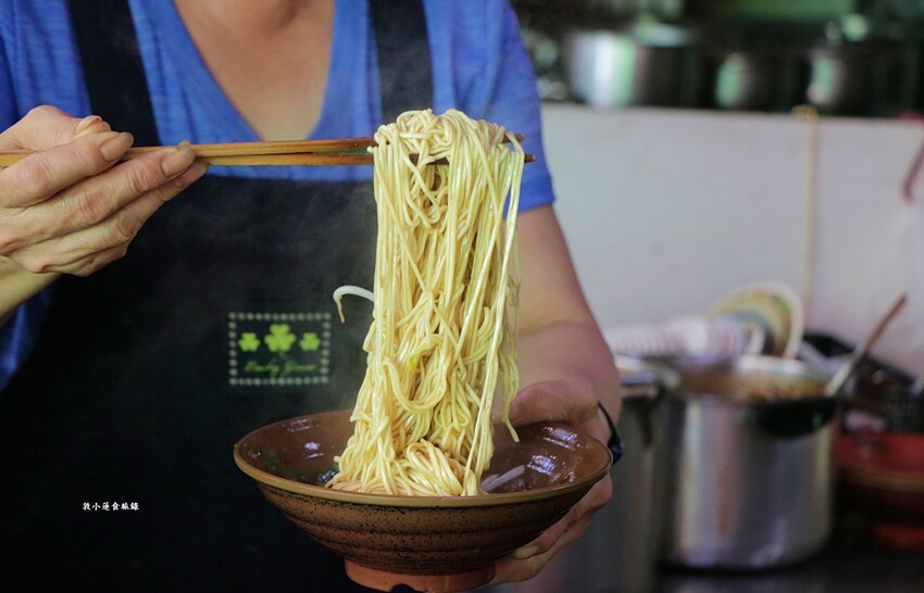 忠孝陽春麵‧忠孝市場中的傳統小吃，50年的老手藝，古早味的老味道 - 敦 小 蓮の食旅錄