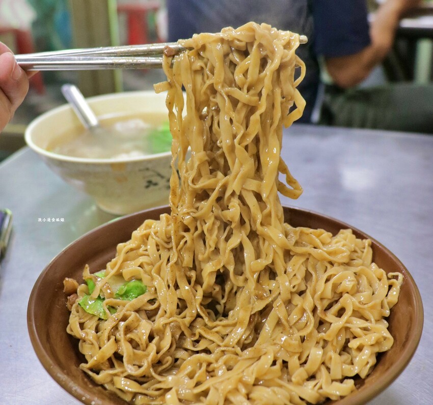 忠孝陽春麵‧忠孝市場中的傳統小吃，50年的老手藝，古早味的老味道 - 敦 小 蓮の食旅錄