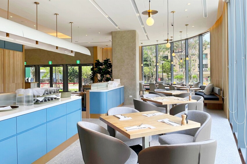 世界第一名早餐台中首店開幕啦！擁有全台最大坪數的絕美店裝，經典班尼迪克蛋與法式土司更是招牌必點！