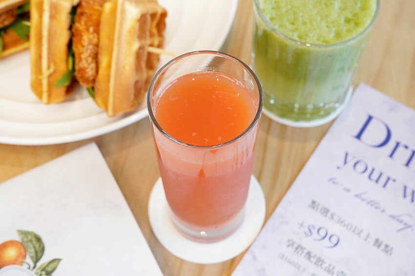 世界第一名早餐台中首店開幕啦！擁有全台最大坪數的絕美店裝，經典班尼迪克蛋與法式土司更是招牌必點！