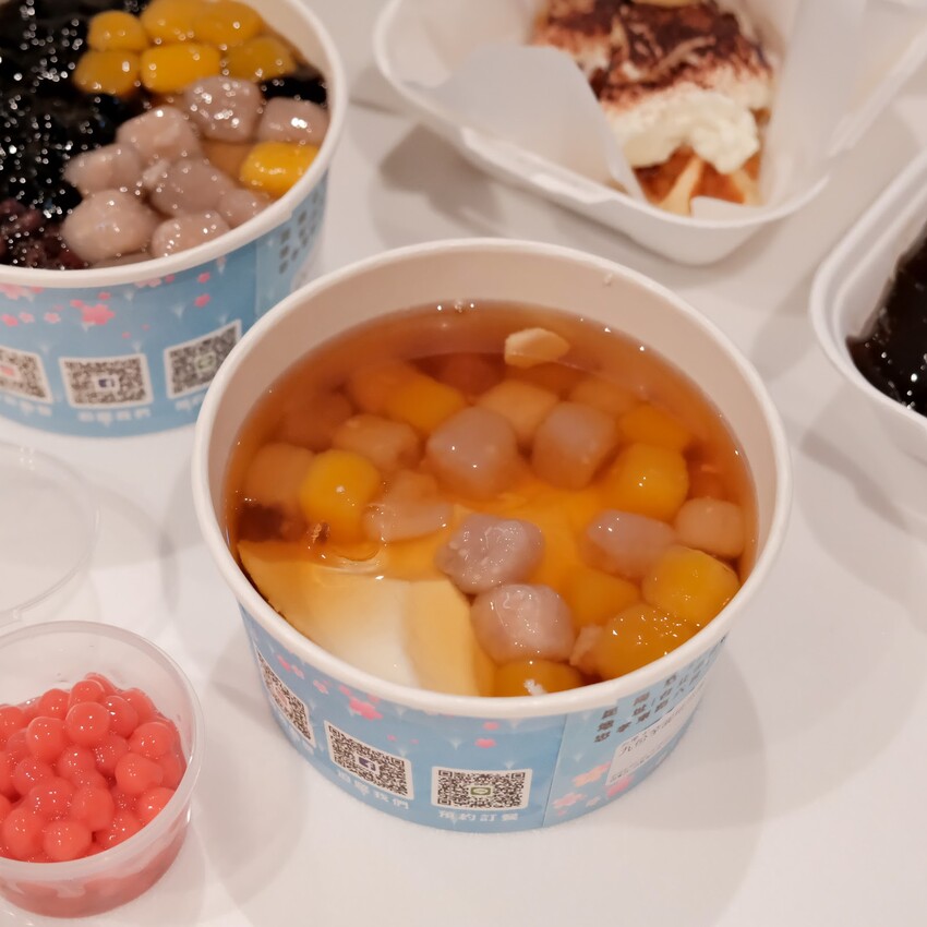 【微風南山飲料推薦】因果茶~信義區平價飲料只要50元起!免費獨家ㄤ姑粿珍珠、平價好吃可朗芙、職人豆磨豆花、招牌嫩仙草、日式復古甜點~因果茶菜單