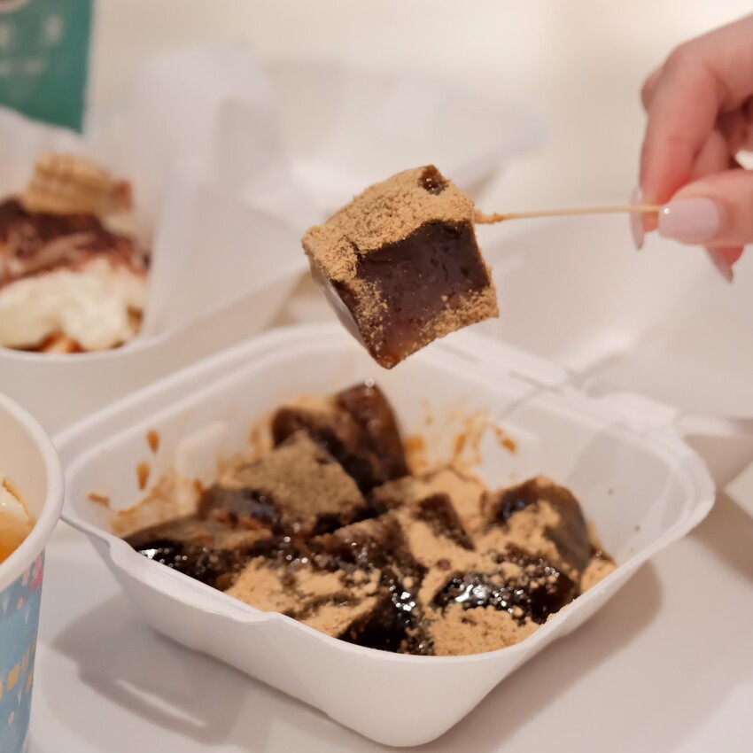 【微風南山飲料推薦】因果茶~信義區平價飲料只要50元起!免費獨家ㄤ姑粿珍珠、平價好吃可朗芙、職人豆磨豆花、招牌嫩仙草、日式復古甜點~因果茶菜單