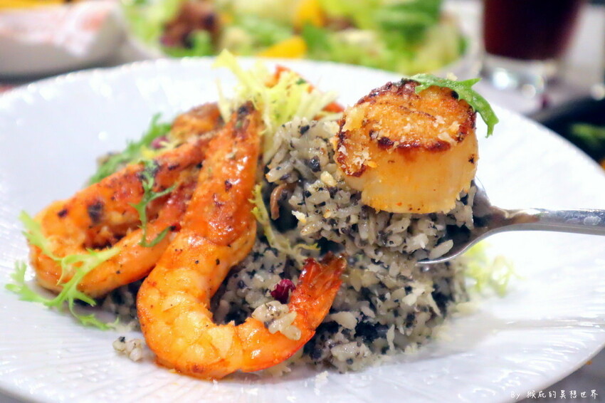 這家義大利麵也太好吃被驚豔到,珍珠奶茶雪花冰只要70元,真的相見恨晚啊~