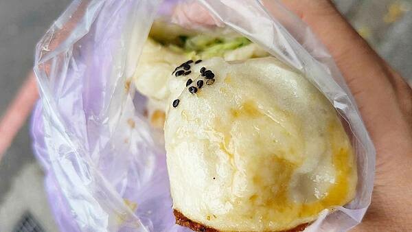 新北市三重區信義公園旁水煎包|1顆只要7元的超便宜又好吃的水煎包