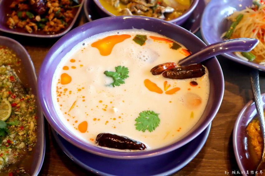 台中LaLaport北館新開幕餐廳，米其林推薦泰式料理，正宗泰菜NARA第9間店LaLaport台中店開幕