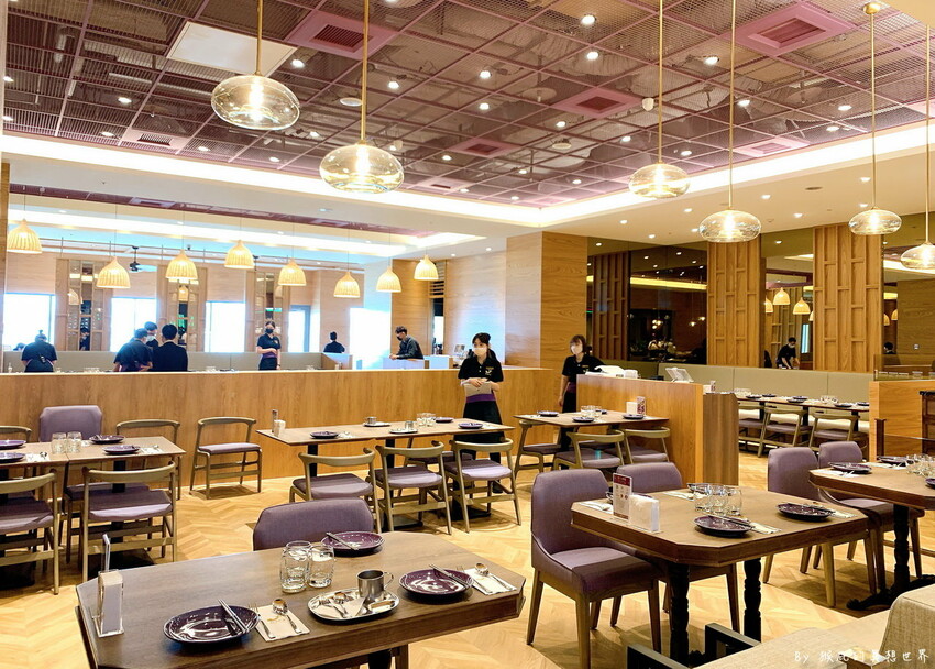 台中LaLaport北館新開幕餐廳，米其林推薦泰式料理，正宗泰菜NARA第9間店LaLaport台中店開幕