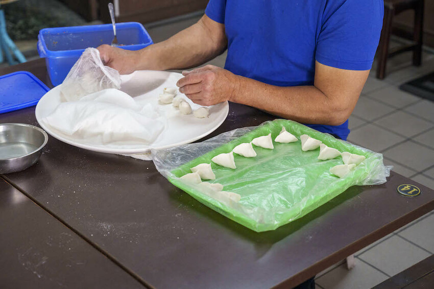台南美食 賴家滷味麵食｜獨家冰鎮白滷味很涮嘴～多道工序清洗，口味清爽一吃停不下來