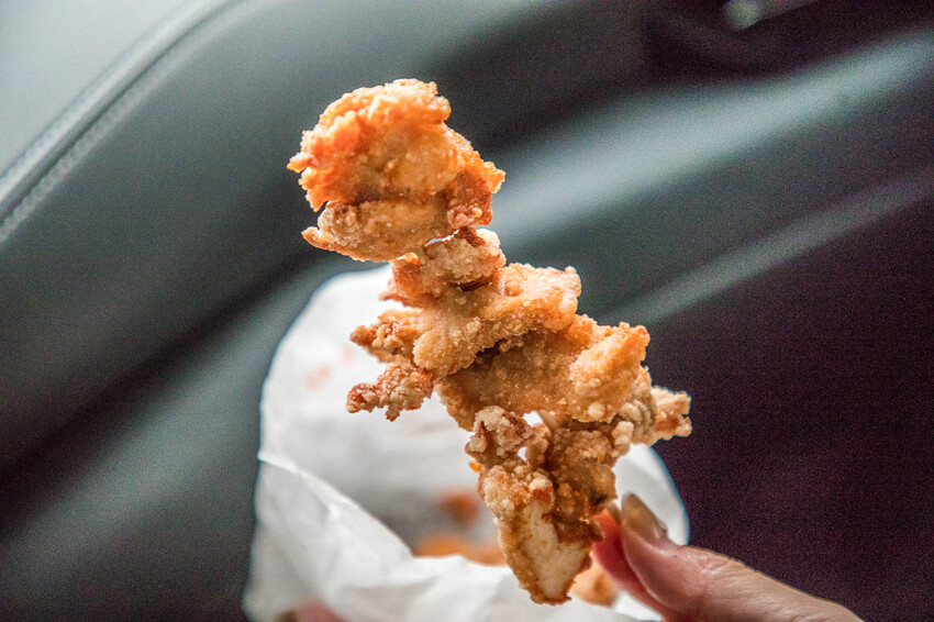 台中市清水區嘉新麵包點心行|去麵包店買炸雞?麵包店裡的便宜好吃炸雞!