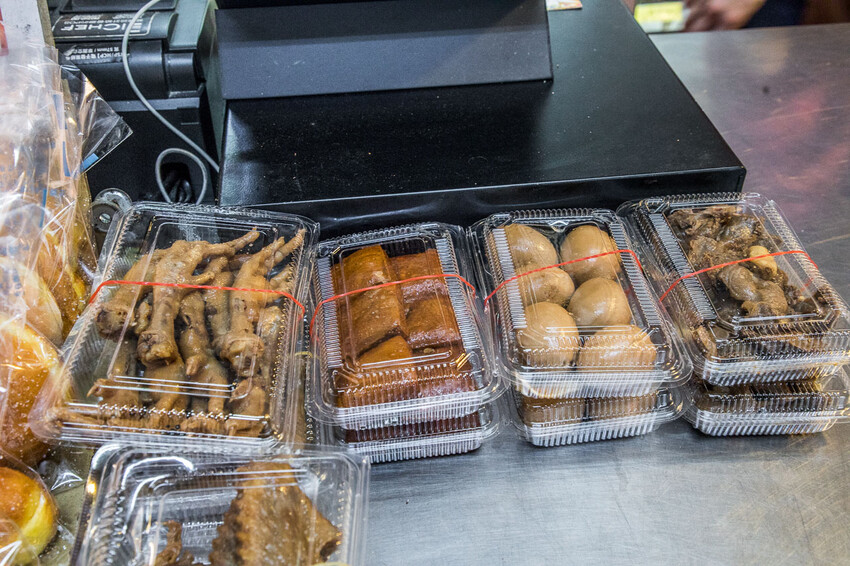 台中市清水區嘉新麵包點心行|去麵包店買炸雞?麵包店裡的便宜好吃炸雞!