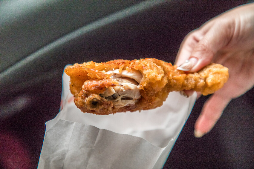 台中市清水區嘉新麵包點心行|去麵包店買炸雞?麵包店裡的便宜好吃炸雞!