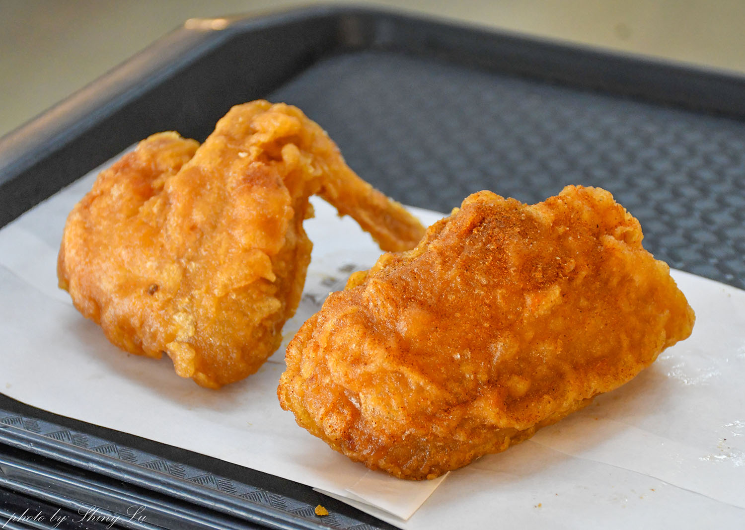 有沒有搞錯，來麵包店買炸雞 ?