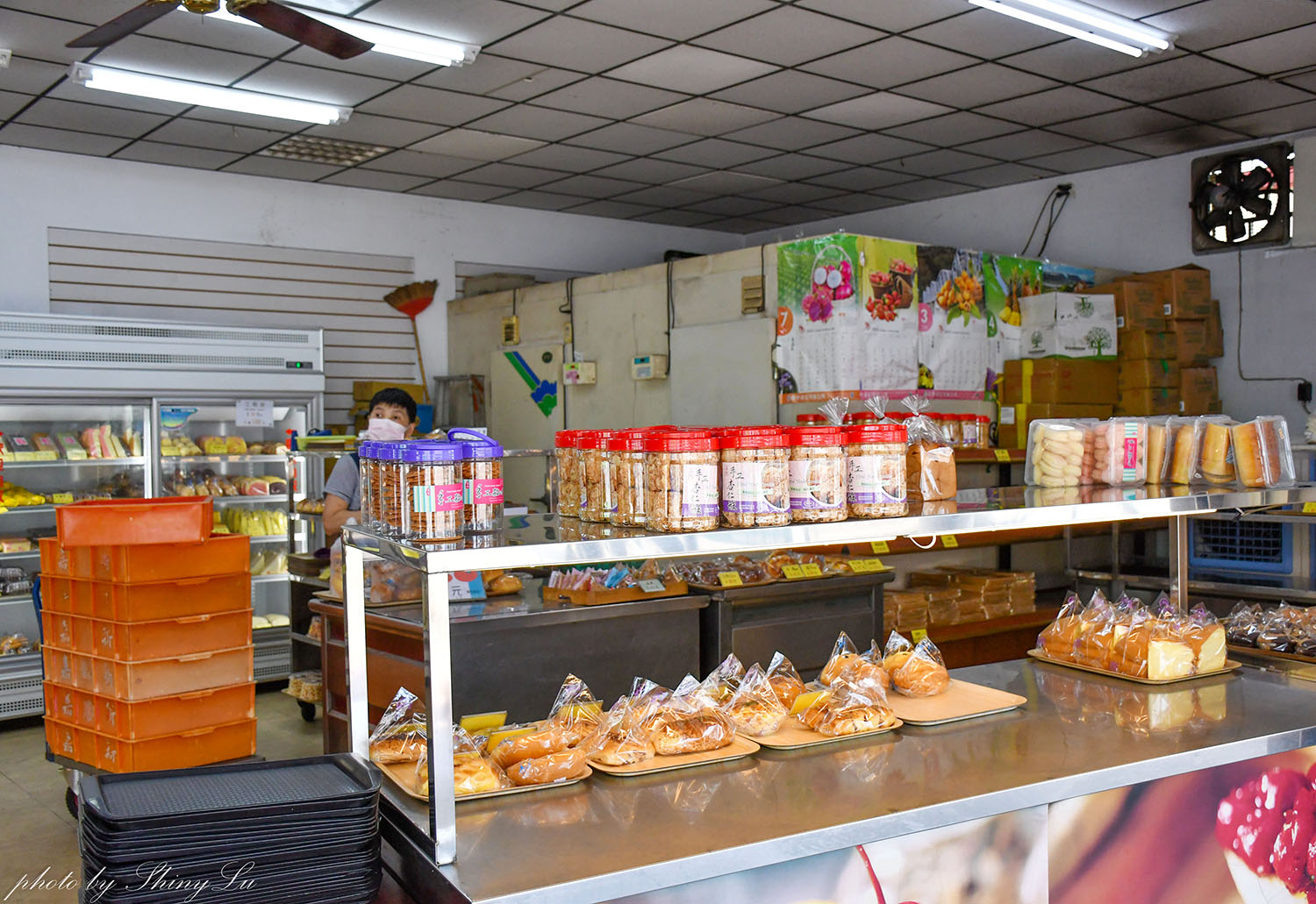 有沒有搞錯，來麵包店買炸雞 ?