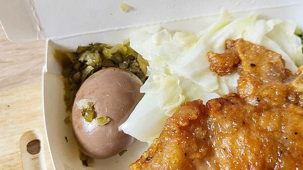 【中和美食】柳哥排骨飯｜一份只要７０元的超便宜排骨飯