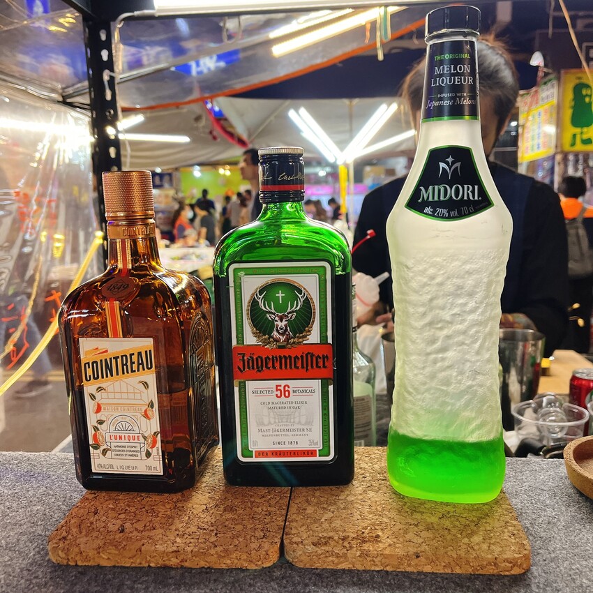 中壢夜市唯一一間露天酒吧—rutienbistro露天酒吧,來與朋友一起度過微醺的歡樂時光吧