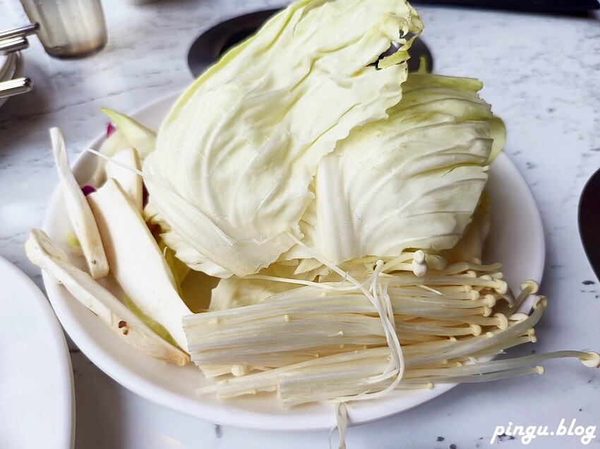 台中市南屯區羽葉麻辣火鍋-台中都會館｜火鍋加自助百匯吃到飽 和牛/哈根達斯無限供應