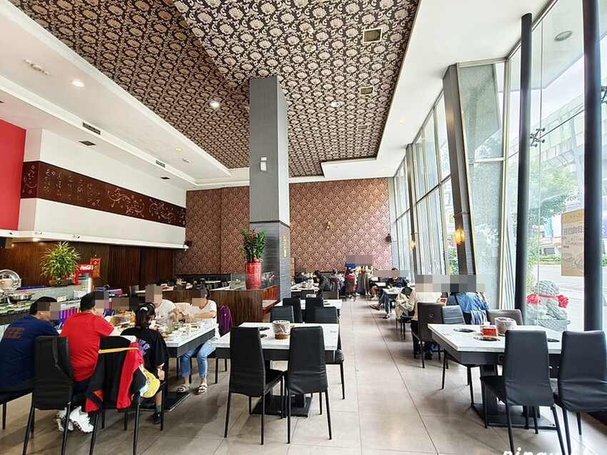 台中市南屯區羽葉麻辣火鍋-台中都會館｜火鍋加自助百匯吃到飽 和牛/哈根達斯無限供應