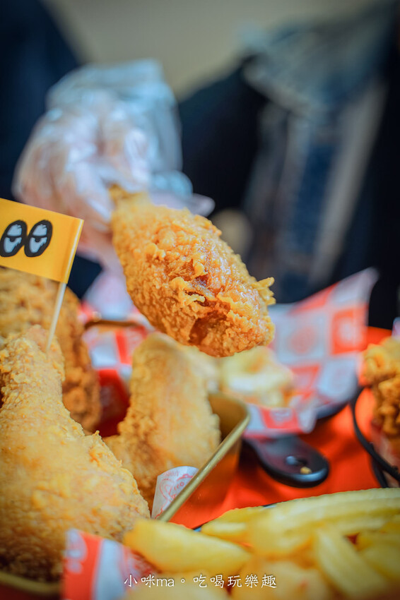 法大炸雞 板橋華江店｜台中超夯炸雞入駐板橋啦！超juicy滋味一口就難忘，多樣化的炸物點心也超強的，板橋美食/板橋宵夜推薦