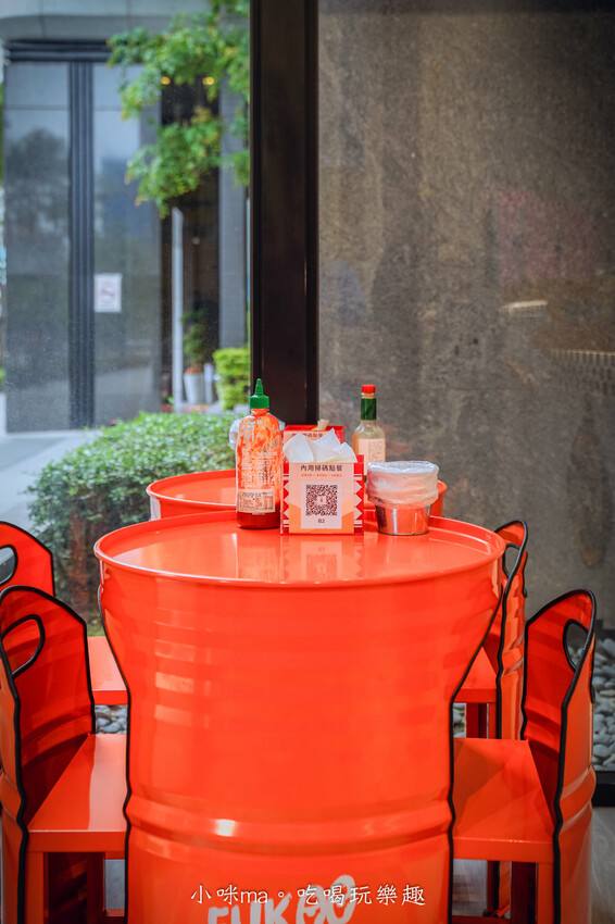 法大炸雞 板橋華江店｜台中超夯炸雞入駐板橋啦！超juicy滋味一口就難忘，多樣化的炸物點心也超強的，板橋美食/板橋宵夜推薦