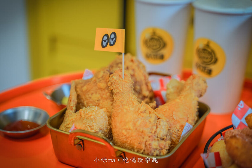 法大炸雞 板橋華江店｜台中超夯炸雞入駐板橋啦！超juicy滋味一口就難忘，多樣化的炸物點心也超強的，板橋美食/板橋宵夜推薦