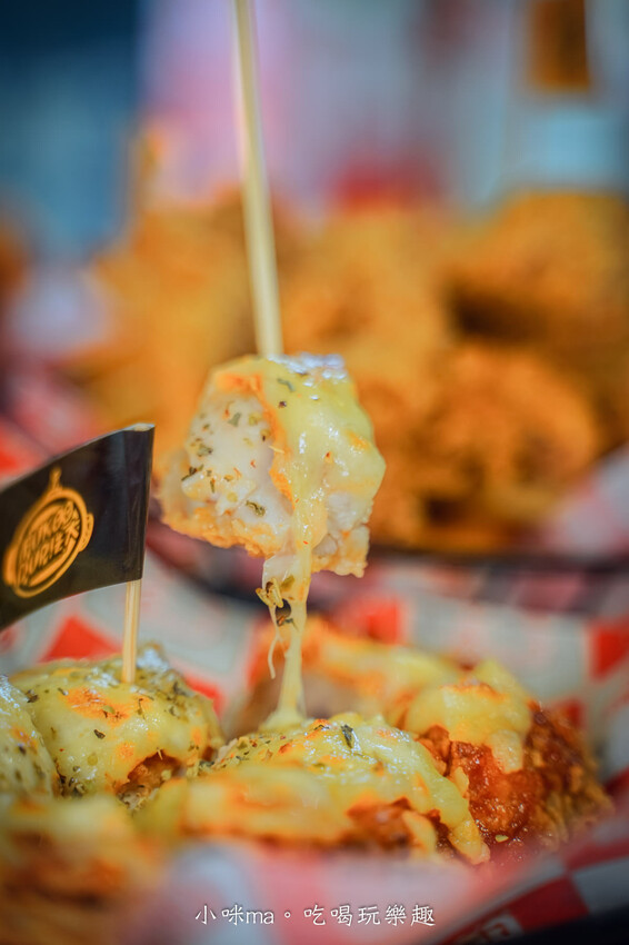 法大炸雞 板橋華江店｜台中超夯炸雞入駐板橋啦！超juicy滋味一口就難忘，多樣化的炸物點心也超強的，板橋美食/板橋宵夜推薦