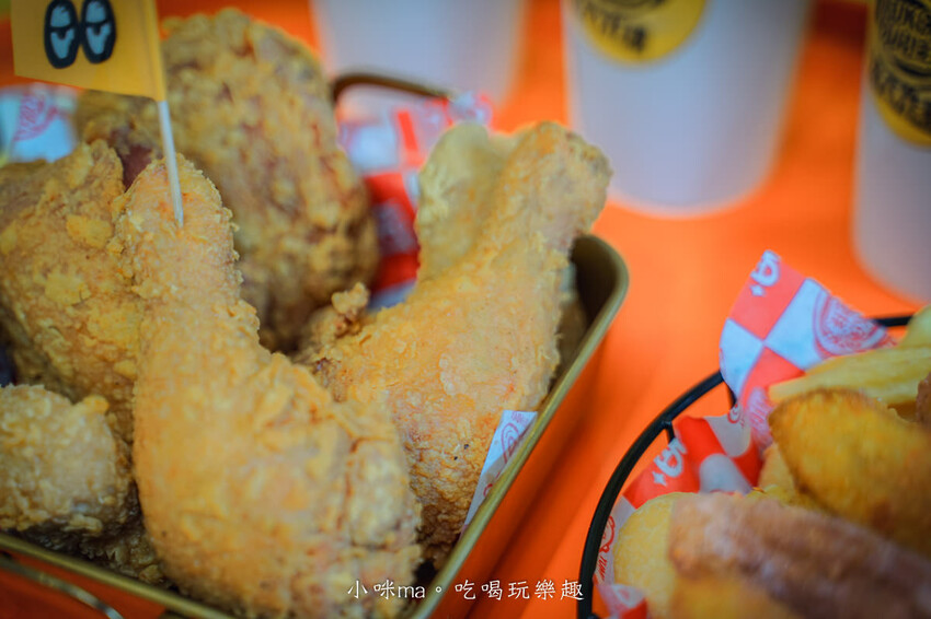 法大炸雞 板橋華江店｜台中超夯炸雞入駐板橋啦！超juicy滋味一口就難忘，多樣化的炸物點心也超強的，板橋美食/板橋宵夜推薦