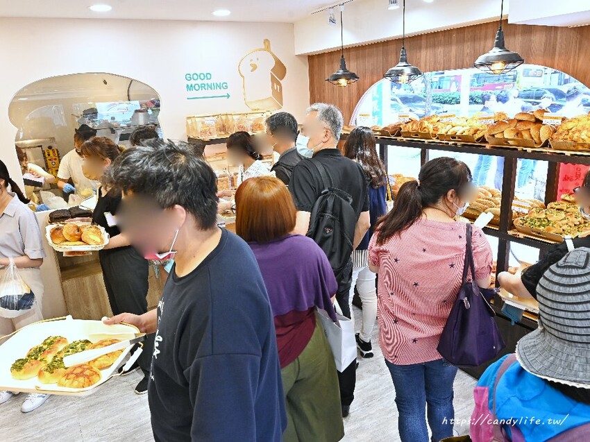 小鳥吃吐司|北部超人氣麵包店再開分店,品項超多,價格平價,秒殺等級,晚來搶不到!