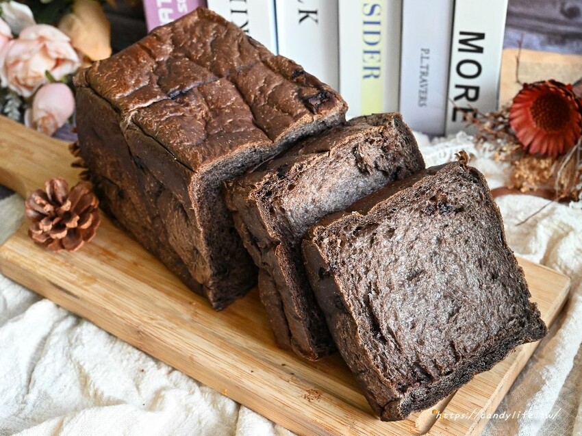 小鳥吃吐司|北部超人氣麵包店再開分店,品項超多,價格平價,秒殺等級,晚來搶不到!