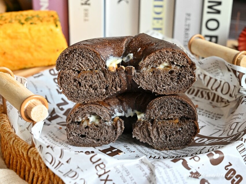 小鳥吃吐司|北部超人氣麵包店再開分店,品項超多,價格平價,秒殺等級,晚來搶不到!