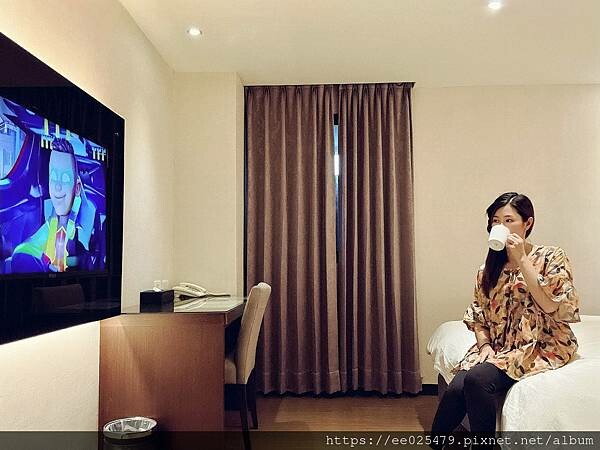 高雄住宿推薦 夏日輕旅行,就住捷運站附近的佑煦行旅吧～