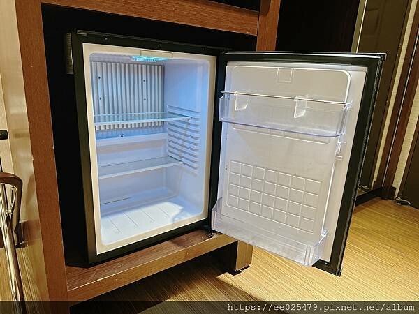 高雄住宿推薦 夏日輕旅行,就住捷運站附近的佑煦行旅吧～