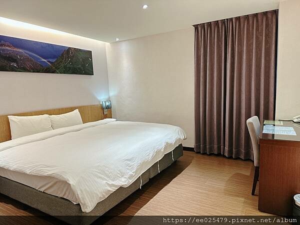 高雄住宿推薦 夏日輕旅行,就住捷運站附近的佑煦行旅吧～