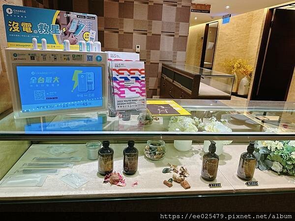 高雄住宿推薦 夏日輕旅行,就住捷運站附近的佑煦行旅吧～