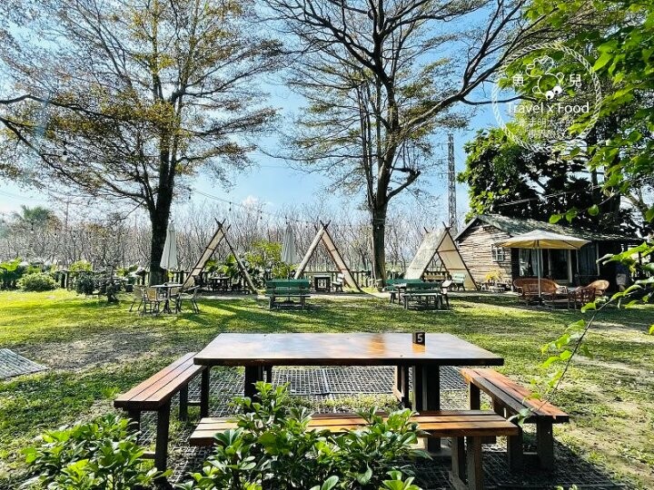 大地綠與三角帳蓬的田園風格，融合客家與現代的老宅咖啡館，一起來耍廢～Hakkafe’哈嘠廢 @魚兒 x 牽手明太子的「視」界旅行