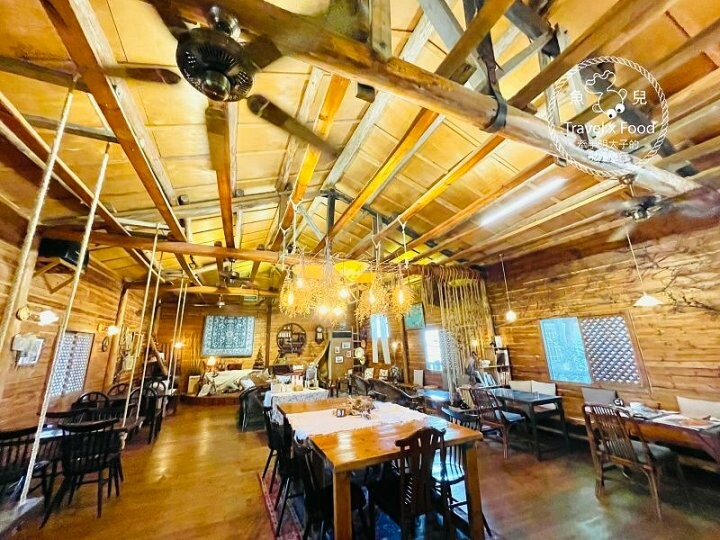 大地綠與三角帳蓬的田園風格，融合客家與現代的老宅咖啡館，一起來耍廢～Hakkafe’哈嘠廢 @魚兒 x 牽手明太子的「視」界旅行