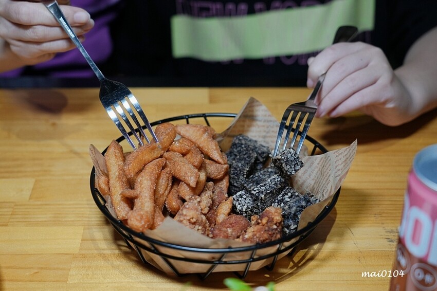 新北市板橋區板橋美食|橙子美式炭烤餐廳~板橋美式炭烤餐廳也是餐酒館,價格平實、餐點份量十足又美味