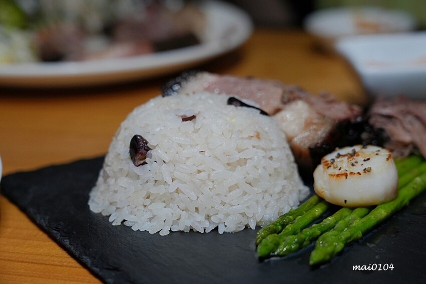 新北市板橋區板橋美食|橙子美式炭烤餐廳~板橋美式炭烤餐廳也是餐酒館,價格平實、餐點份量十足又美味