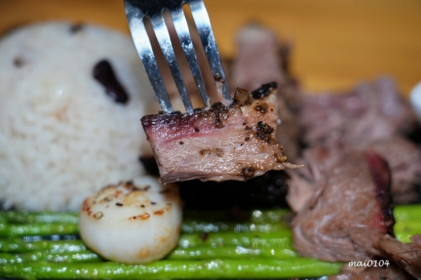 新北市板橋區板橋美食|橙子美式炭烤餐廳~板橋美式炭烤餐廳也是餐酒館,價格平實、餐點份量十足又美味