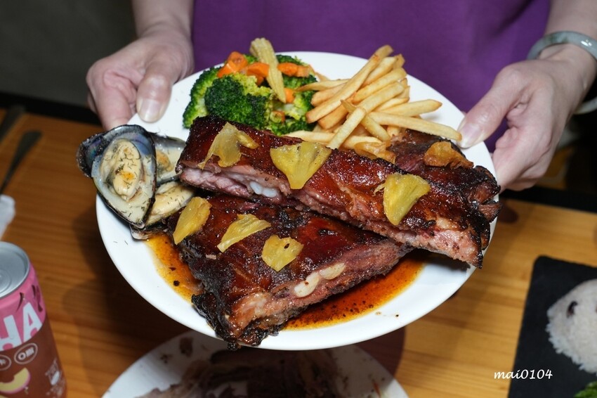 新北市板橋區板橋美食|橙子美式炭烤餐廳~板橋美式炭烤餐廳也是餐酒館,價格平實、餐點份量十足又美味