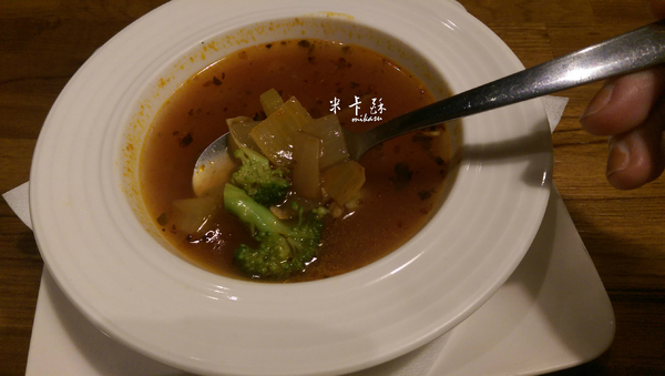 小義樓：【高雄/食﹡新興】久違的異國美味．小義樓