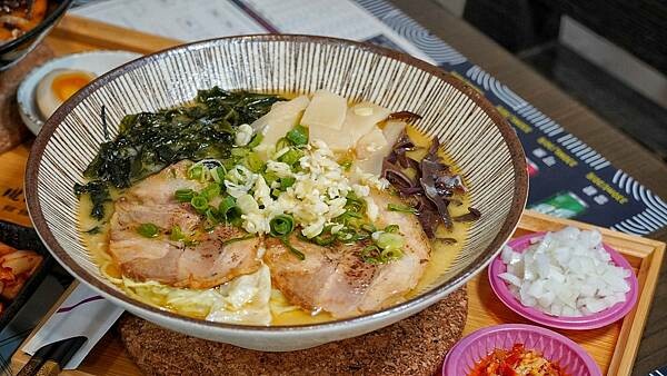 LINE_ALBUM_瓏澤拉麵 二傻夫婦_230504_16.jpg