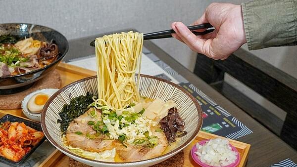 LINE_ALBUM_瓏澤拉麵 二傻夫婦_230504_14.jpg