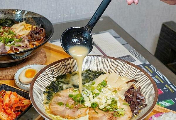 LINE_ALBUM_瓏澤拉麵 二傻夫婦_230504_15.jpg