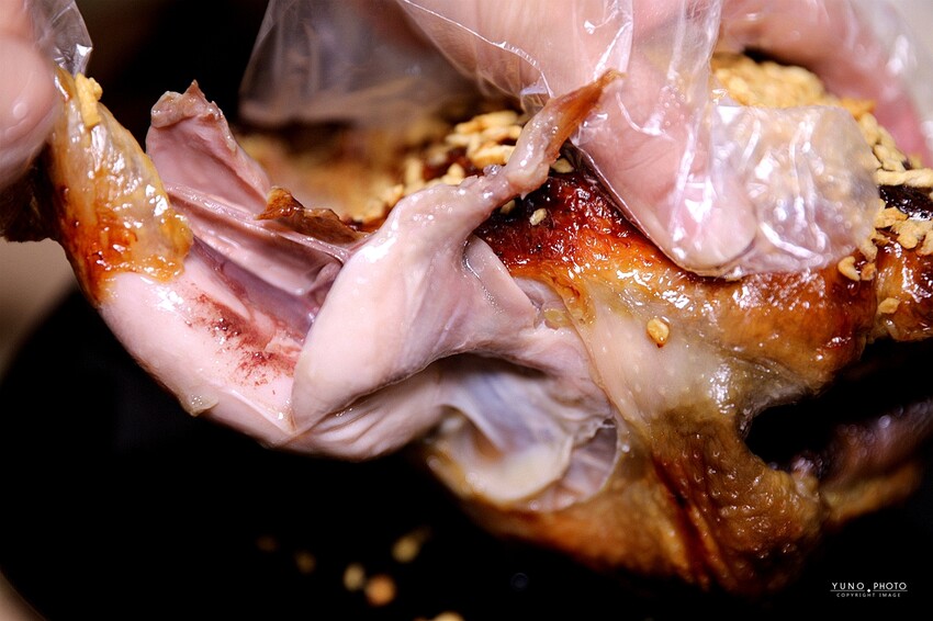 暗巷烤雞-復興總店 ｜每日限量現烤 沒預定根本買不到的奶油蒜香爆汁手扒雞！隱藏銷魂豬肋排也不能錯過。菜