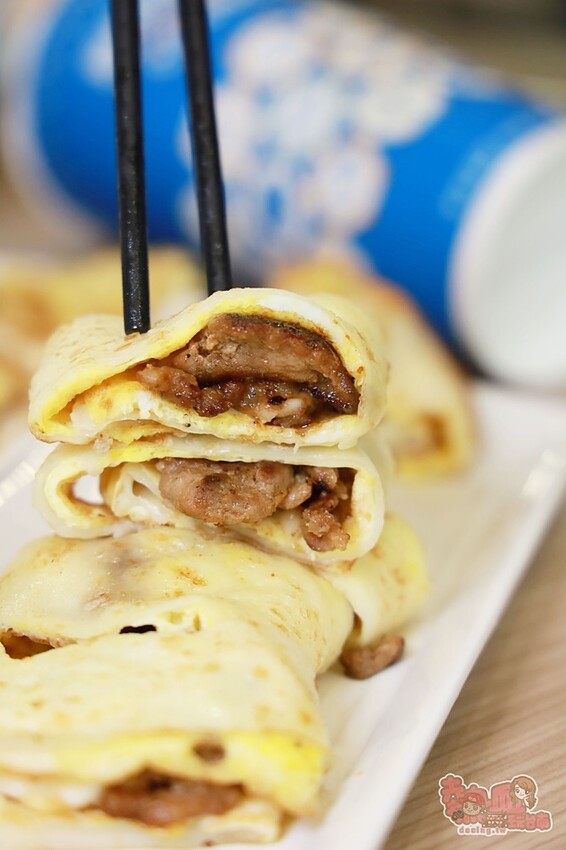 【台南美食】晨間廚房推出全新青花椒豬系列餐點，還有花磚杯和可愛吸管套等你來收藏~ - 熱血玩台南。跳躍新世界