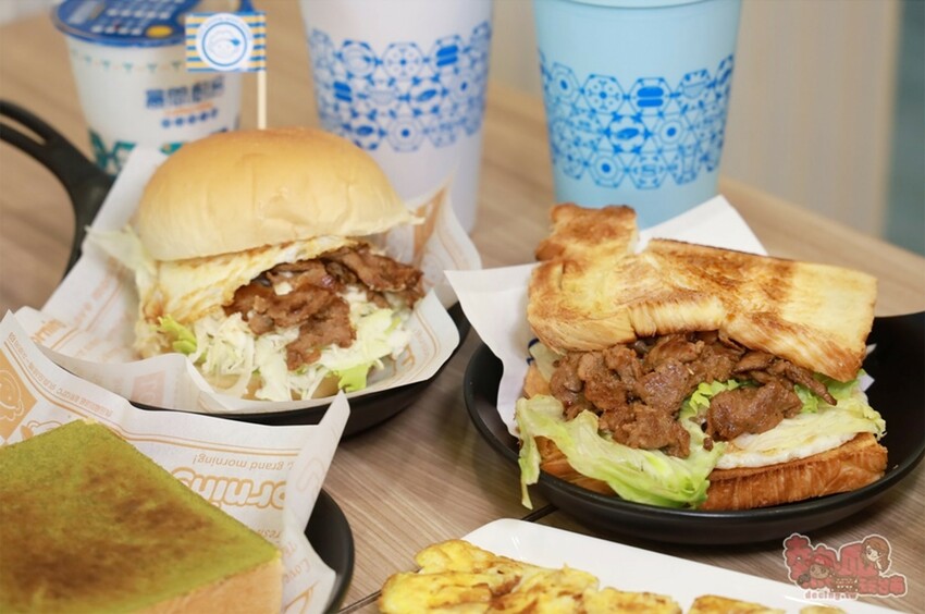 【台南美食】晨間廚房推出全新青花椒豬系列餐點，還有花磚杯和可愛吸管套等你來收藏~ - 熱血玩台南。跳躍新世界