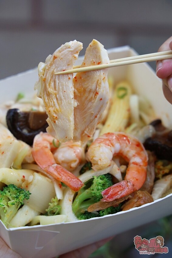 【台南美食】永香鹽水雞裕農店！台南口味最多的鹽水雞店，現在台南東區也能吃到，泰式口味鹽水雞超爆好吃的啦~ - 熱血玩台南。跳躍新世界