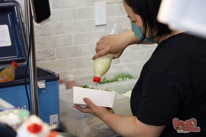 【台南美食】永香鹽水雞裕農店！台南口味最多的鹽水雞店，現在台南東區也能吃到，泰式口味鹽水雞超爆好吃的啦~ - 熱血玩台南。跳躍新世界