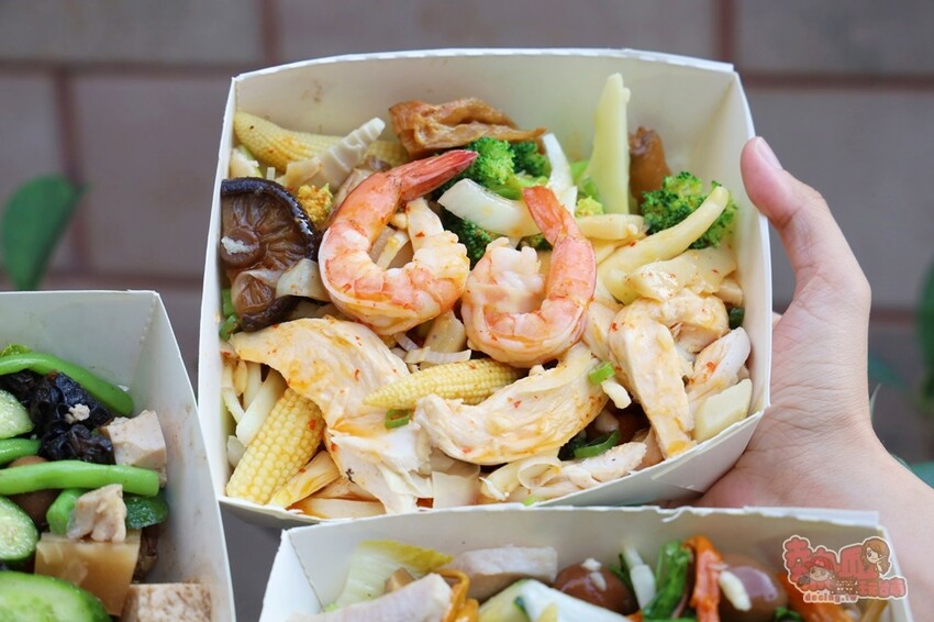 【台南美食】永香鹽水雞裕農店！台南口味最多的鹽水雞店，現在台南東區也能吃到，泰式口味鹽水雞超爆好吃的啦~ - 熱血玩台南。跳躍新世界