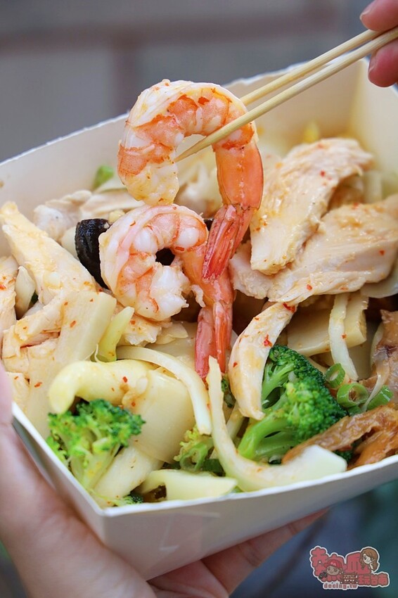 【台南美食】永香鹽水雞裕農店！台南口味最多的鹽水雞店，現在台南東區也能吃到，泰式口味鹽水雞超爆好吃的啦~ - 熱血玩台南。跳躍新世界